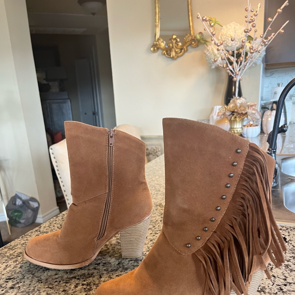 Betoni  Fringed Vegan Suede Boot sz 8